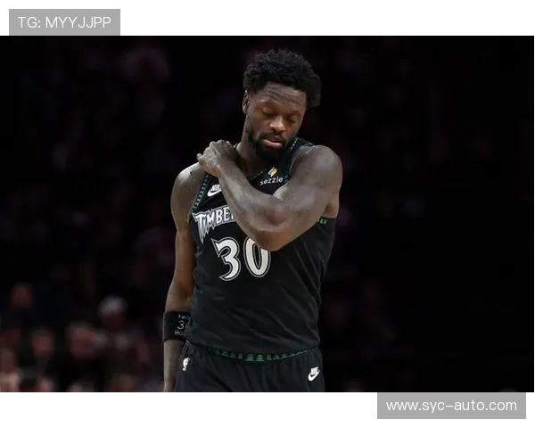 兰德尔上半场表现稳定11投6中贡献14分4篮板1助攻1抢断